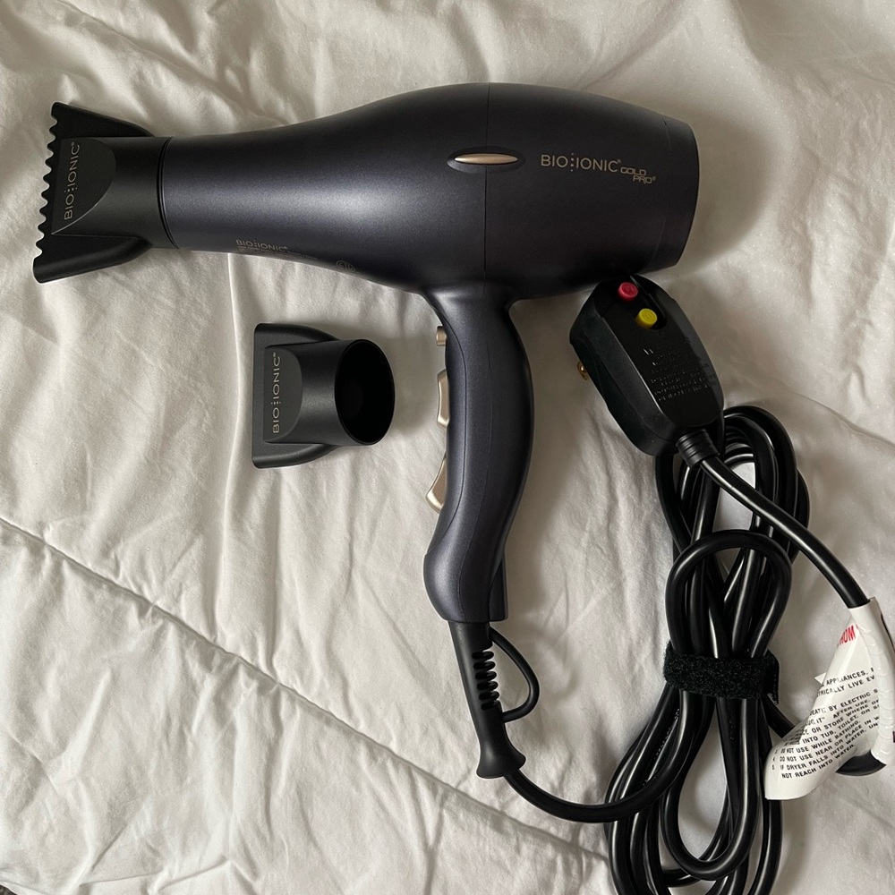 Bio Ionic gold pro hair dryer
